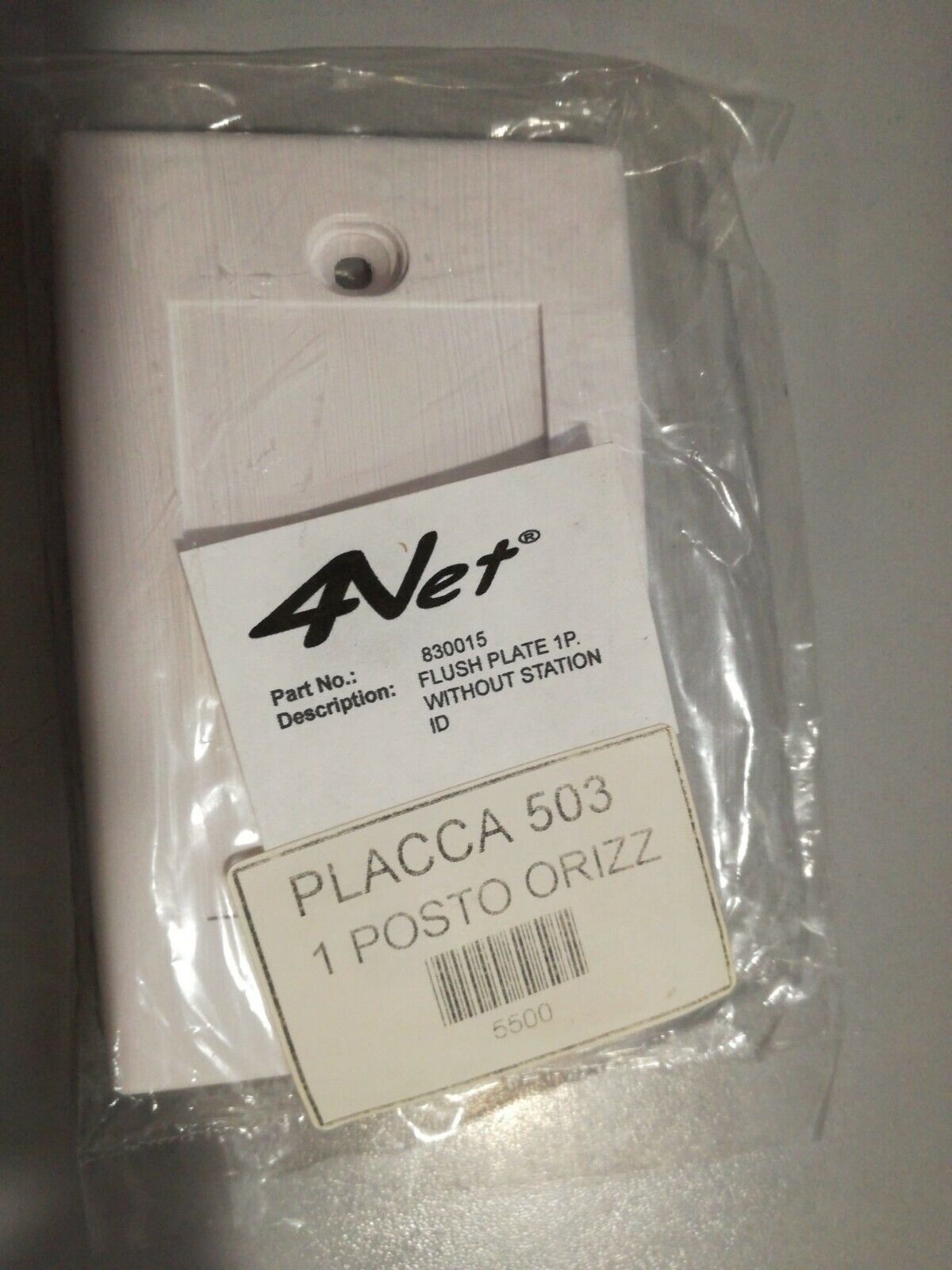 placca 503 da parete bianca 1 posto orizzontale 4vet + viti