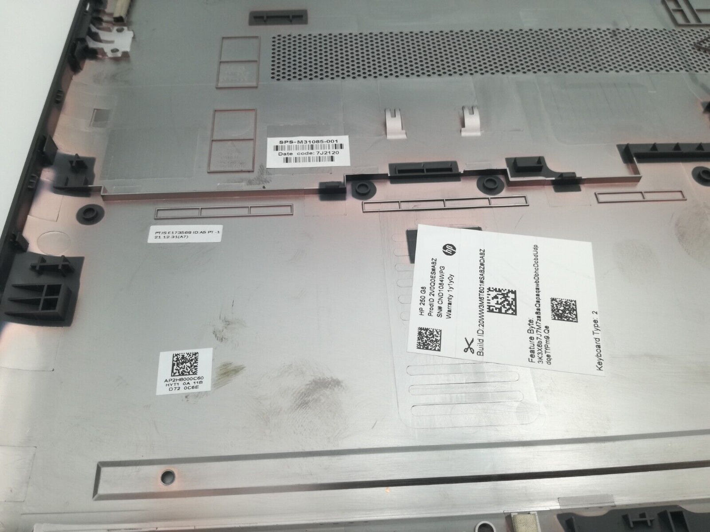 Cover Inferiore HP 250 G8 cod M31085-001 colore grigio SCURO Originale HP nuovo