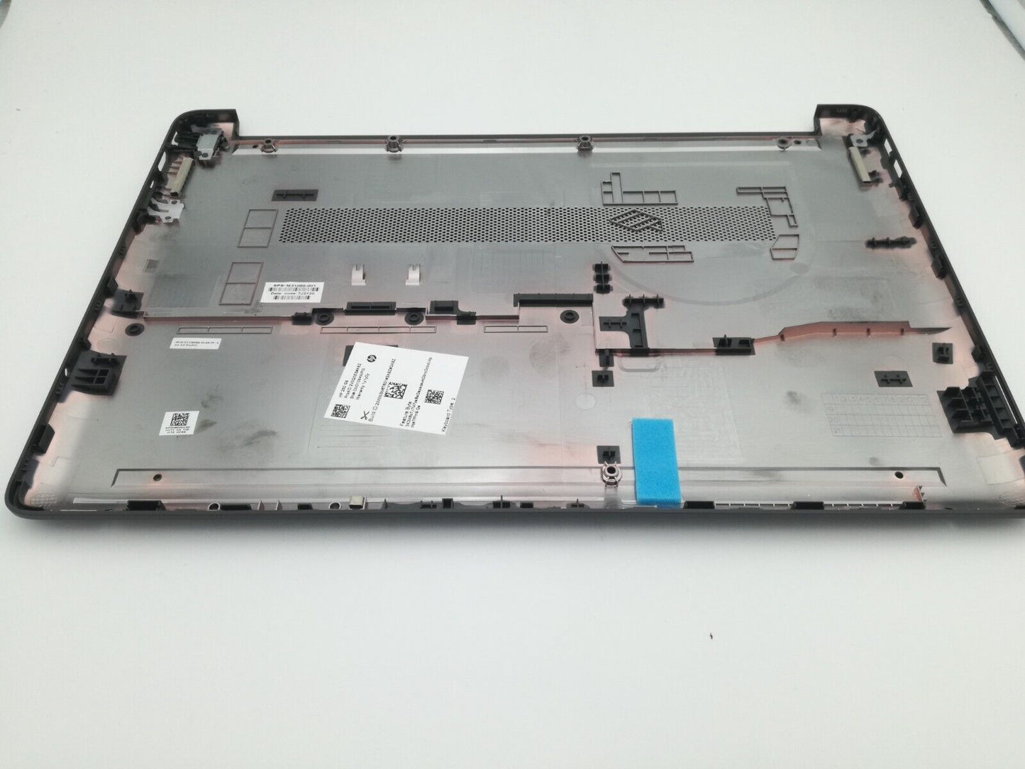 Cover Inferiore HP 250 G8 cod M31085-001 colore grigio SCURO Originale HP nuovo